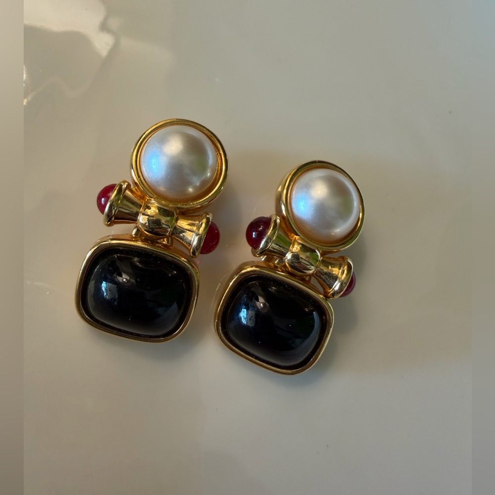Joan Rivers Vintage Faux Pearl Dangle Clip On Earrings